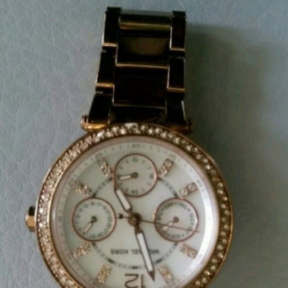 MICHAEL KORS Women Rose Gold Link Watch - Picture 4 of 7
